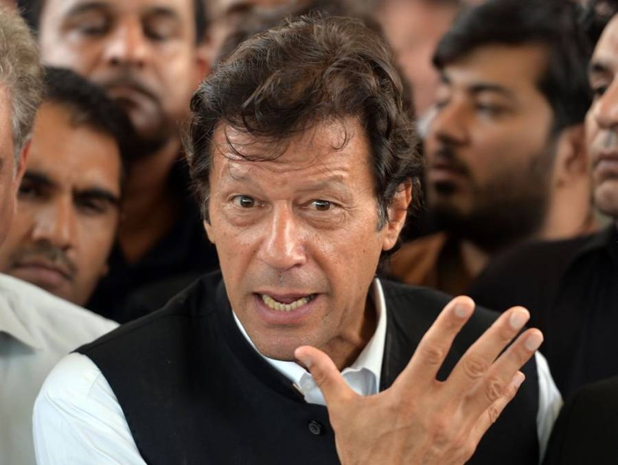 دوران پریس کانفرنس صحافی کے سوال پر عمران خان بھڑک اٹھے