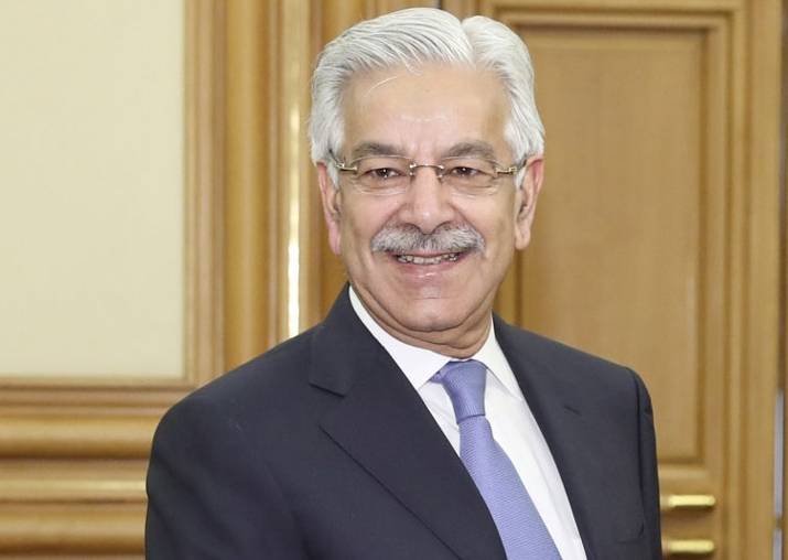 خواجہ آصف کا عمران خان کے خلاف انوکھا ٹوئٹ، ویڈیو وائرل