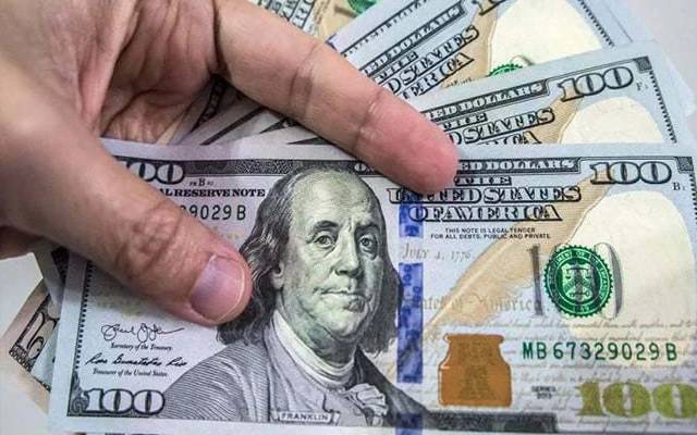 انٹر بینک میں ڈالر 60 پیسے مزید سستا ہوگیا