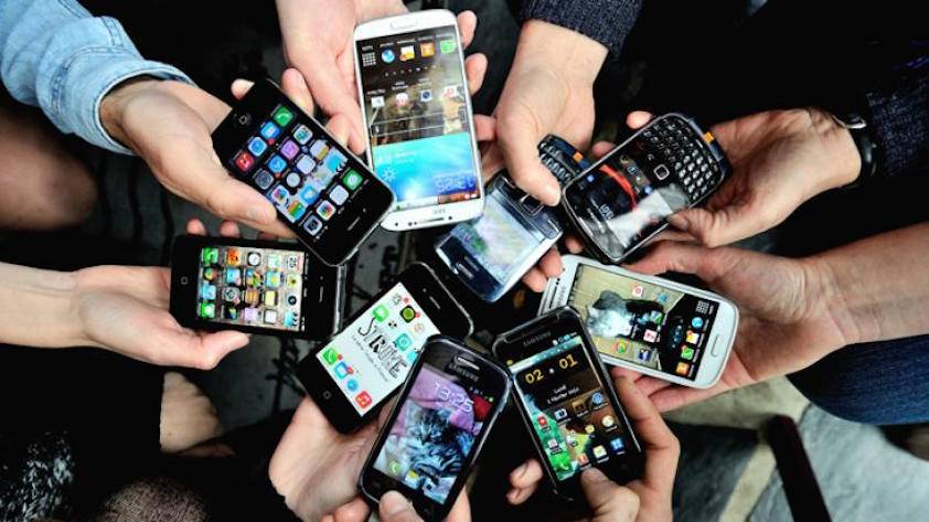 اسمارٹ فونز 2030 تک کیوں ختم ہو جائیں گے، معروف کمپنی نے بڑا دعوی کر دیا