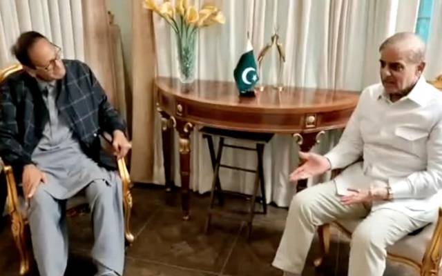 PM meet Shujaat Hussain in his house