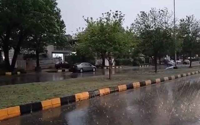 شدید گرمی کی لہر کے بعد محکمہ موسمیات نے بادل برسنے کی نوید سنا دی