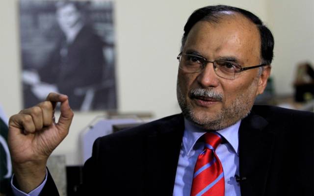 چائے کم پینے کا مشورہ دینے پر وفاقی وزیر کوعوام نے انوکھا خطاب دے دیا