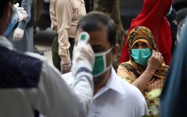 ملک میں کورونا وائرس کے مثبت کیسز کی شرح 2 فیصد سے تجاوز کرگئی