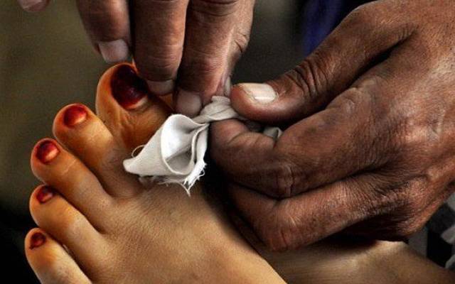 افسوسناک واقعہ، نئے کپڑے نہ دلوانے پر بیٹے نے ماں کو قتل کردیا