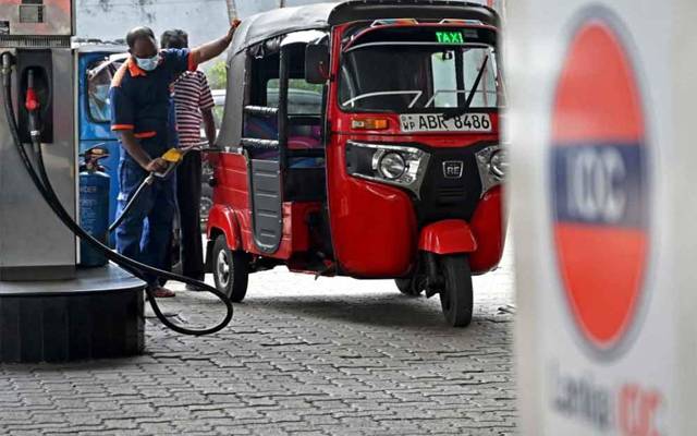 سری لنکا میں ایندھن کی قیمتوں میں مزید اضافہ کردیا گیا