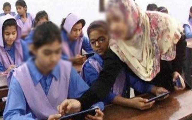 پیف سکول،جعلی انرولمنٹ،ب فارم،نادرا ہیڈ کوارٹر