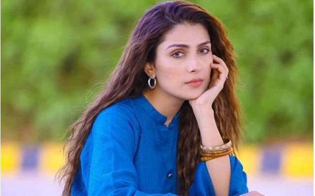 عائزہ خان،انسٹاگرام،فالوورز،سٹی 42