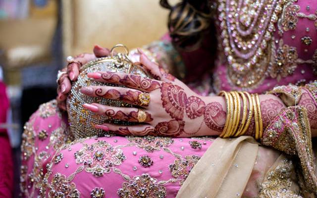 Shocking video shows groom expose bride’s affair with her brother-in-law at wedding