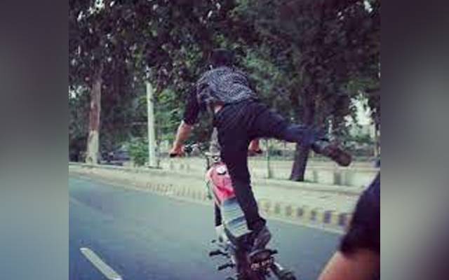 ون ویلرز،کینال روڈ،کرتب،ہلڑ بازی،سٹی42