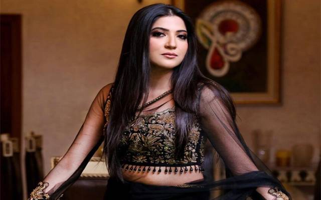 اداکارہ ایمن سلیم اب نئے روپ میں نظر آئیں گی 