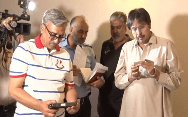 پولیس کا پارلیمنٹ لاجز میں شہبازگل کے زیر استعمال کمرے پر چھاپہ