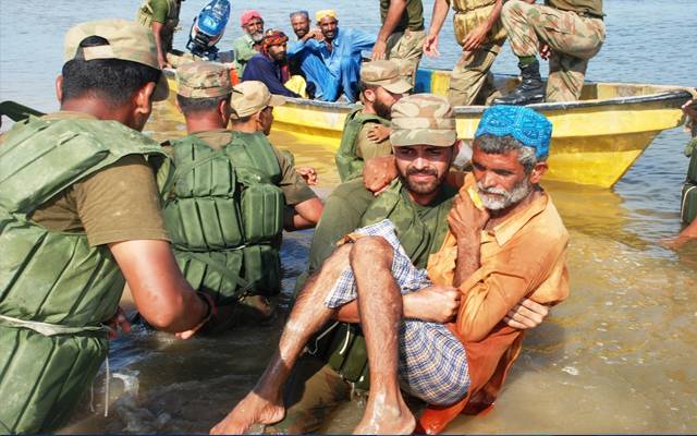  رانا ثناءاللہ کی سیلاب متاثرہ اضلاع میں فوج بھیجنے کی منظوری