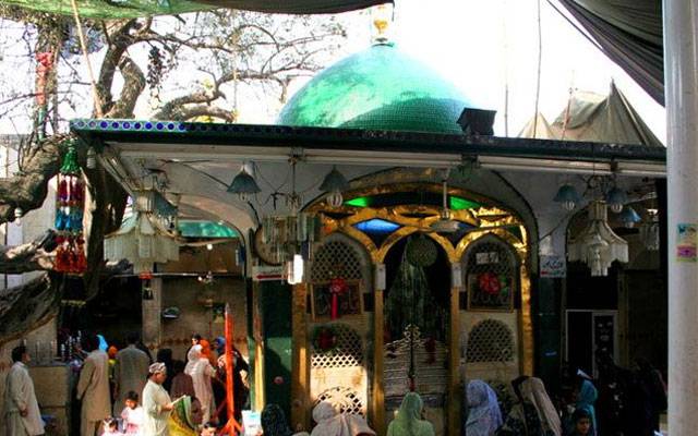 لاہور ہائیکورٹ نے بی بی پاکدامنؒ کے مزار اور قبرستان کی تعمیر روک دی