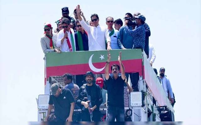 پی ٹی آئی نے لانگ مارچ کا فیصلہ کر لیا