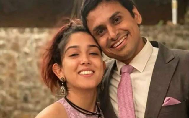 معروف بھارتی اداکار کی بیٹی نے منگنی کا اعلان کر دیا 