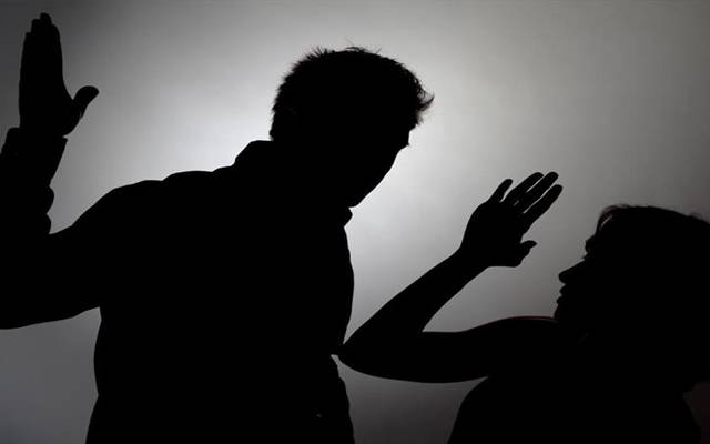 میری مرضی کا تبادلہ کیوں نہیں کیا؟ انسپکٹر نے سینئر خاتون افسر کو تھپڑ جڑ دیا