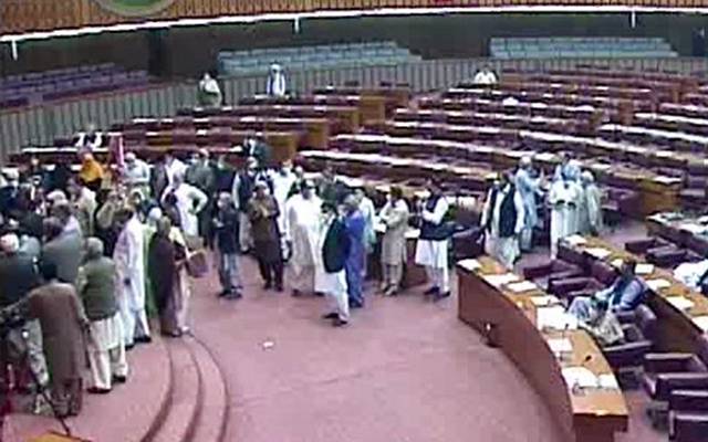 Opposition and Govt on PMDC Bill
