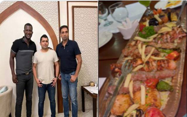 Kamran Akmal, Darren Sammy