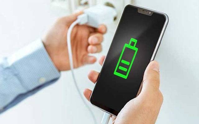 اسمارٹ فونز کو جلد چارج کرنےکے آسان ٹِرکس