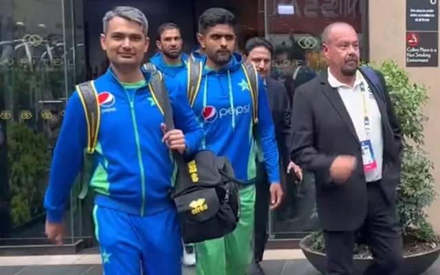 پاکستانی ٹیم میچ کے بعدمیلبرن سےروانہ