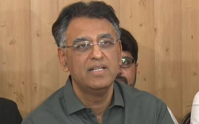 پی ٹی آئی لانگ مارچ ، اسد عمر اسٹیج پر گر گئے
