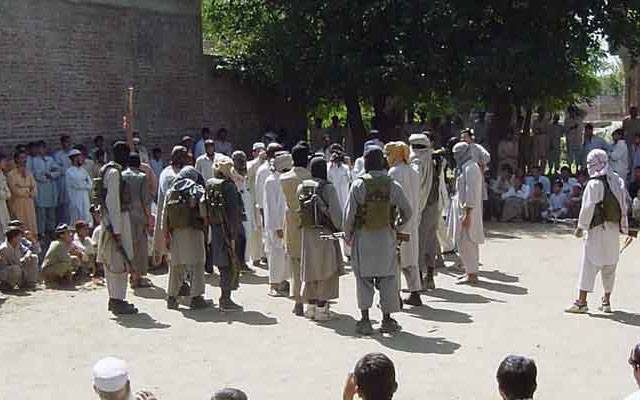افغانستان میں پہلی بار خواتین سمیت 19 افراد کو کوڑوں کی سزا