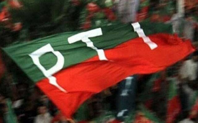 عمران خان کا استعفوں کا اعلان، پی ٹی آئی 2 دھڑوں میں تقسیم ہوگئی