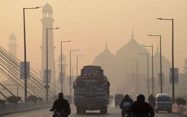 لاہورسموگ کے نرغے میں، متعدد بیماریاں پھیلنے لگیں
