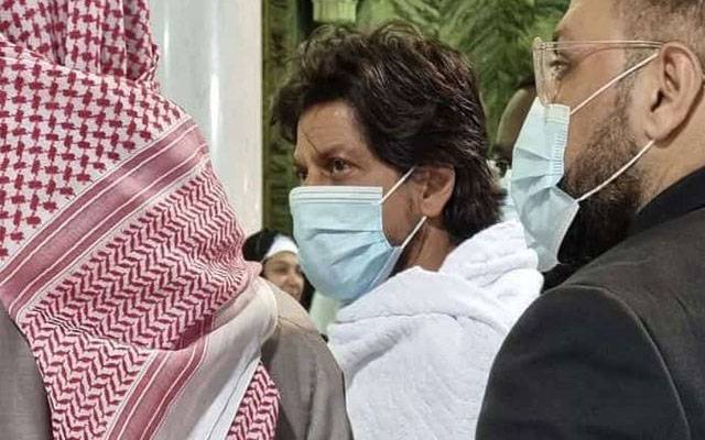 شاہ رخ خان کی احرام پہنے ویڈیو وائرل، مداحوں کیجانب سے عمرے کی مبارکباد