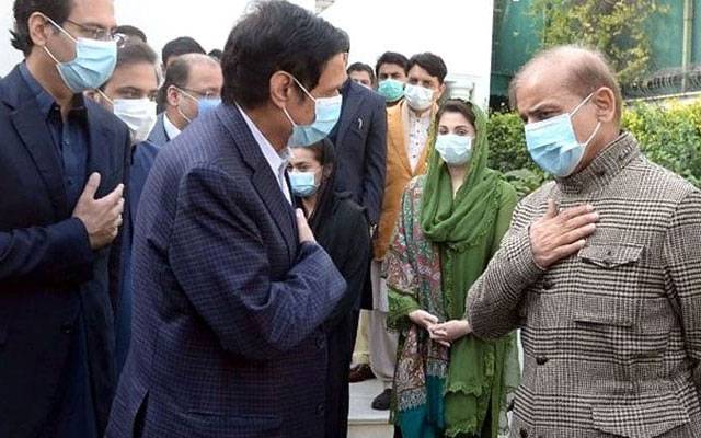 سیاست میں بڑی پیشرفت، ن لیگ پرویز الٰہی کو وزیراعلیٰ ماننے کو تیار ہوگئی 