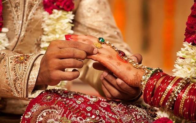 بھارتی بلے باز کی بالی وڈ اداکارہ سےشادی کی تاریخ منظر عام پر