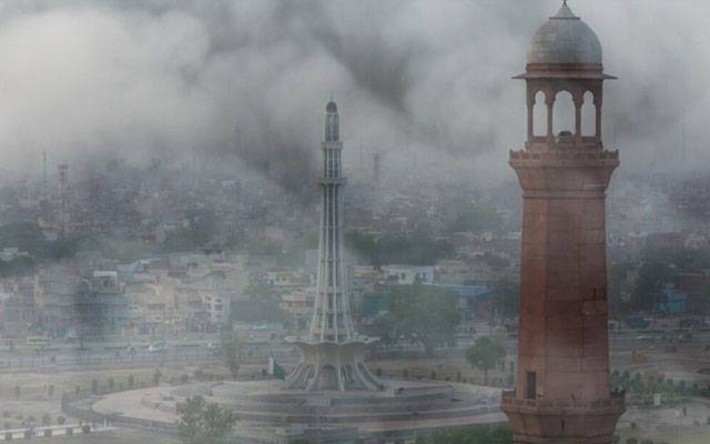 لاہور میں سموگ کے سائے گہرے ہونے لگے