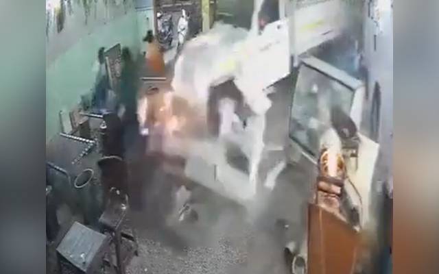 Accident,India,vehicle,lose controle,City42