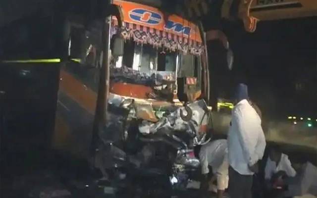 ڈرائیور کو دل کا دورہ پڑنے سے بس حادثہ ، 9 افراد ہلاک