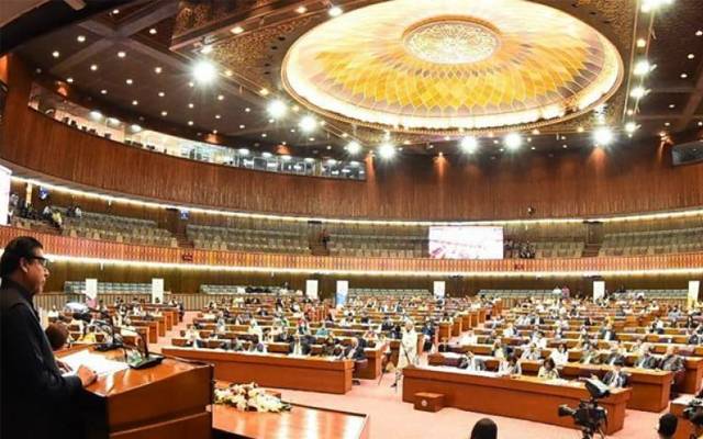 پی ٹی آئی کے مزید 35 ارکان کے استعفے منظور 