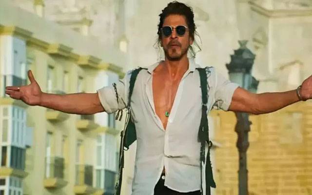 شاہ رخ خان کی فلم ’پٹھان‘ کو ریلیز ہوتے ہی دھچکا لگ گیا