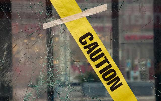 گارڈ کی اسلحہ کے زور پر 18 سالہ بس ہوسٹس سے زیادتی 