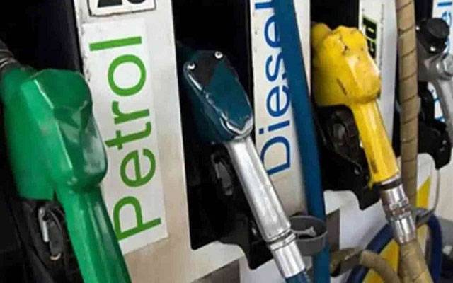 انتظامیہ کے گوداموں پر چھاپے، 3 کروڑ سے زائد کا پیٹرول و ڈیزل برآمد