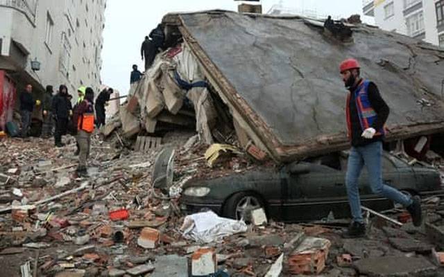 ترکیہ ایک بار پھر زلزلے سے لرز اٹھا، 3 افراد جاں بحق، عمارتیں تباہ