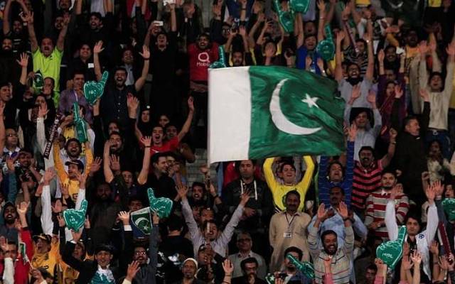 پی ایس ایل 8: سٹیڈیم میں کچرا پھینکنے والوں کو کتنا جرمانہ ادا کرنا پڑے گا؟