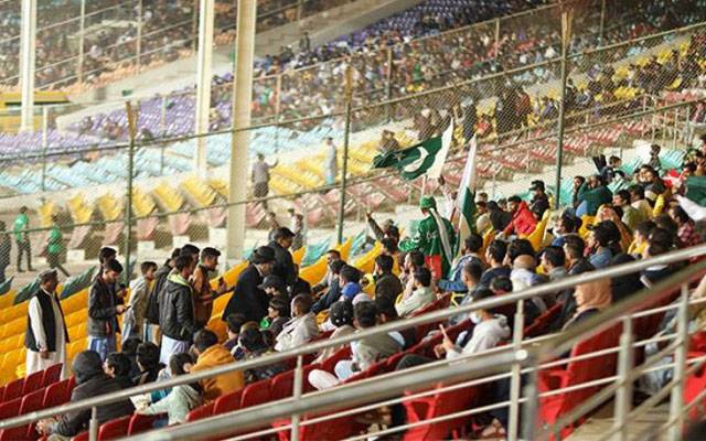 دوستوں کو مفت میچ دکھانے پر ڈولفن اہلکار کے ساتھ کیا ہوا؟ 