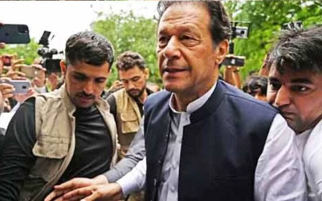 عمران خان کی گرفتاری؟ پولیس کی بکتر بند گاڑی زمان پارک پہنچ گئی