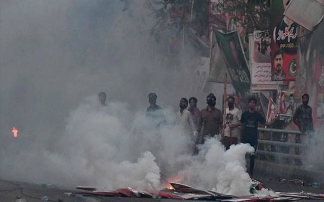 عمران خان کی گرفتاری کی کو ششیں، املاک کو نقصان