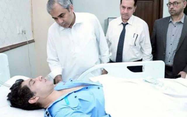 وزیراعلیٰ پنجاب محسن نقوی صبح سویرے زخمی پولیس اہلکاروں کی عیادت کیلئے پہنچ گئے