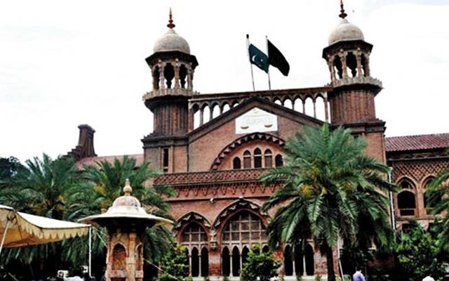  وکلاء کیلئے گاون پہن کر پیش ہونے کی پابندی ختم ، نوٹیفیکشن جاری 