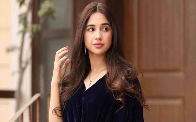’تیرے بن‘ کی ’حیا‘ کو دھمکیاں موصول، سبینہ فاروق نے ردعمل دے دیا