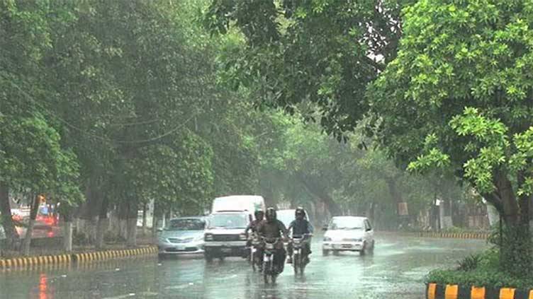  ملک کے مختلف شہروں میں گرج چمک کیساتھ موسلادھار بارش