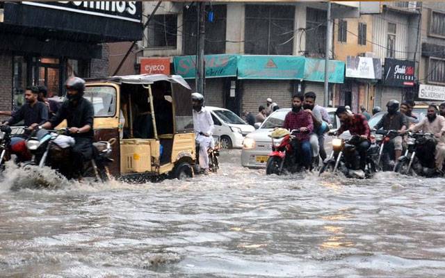  شہر لاہور میں بارش، متعدد علاقے زیر آب آگئے 