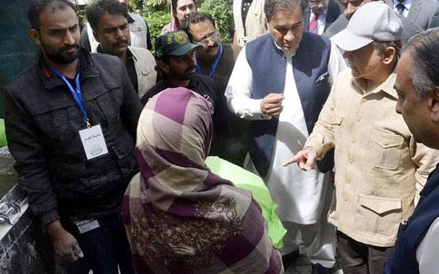 وزیراعظم کا ایک ساتھ مفت آٹے کے تین تھیلے دینے کا اعلان